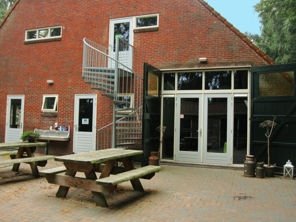 Groepsaccommodatie Drenthe Het Noordhuis. Schoolkamp, schoolkamp accommodatie Chirstelijke Groepsaccommodatie, Kampeerboerderij bijzondere accommodatie overnachten grote groep